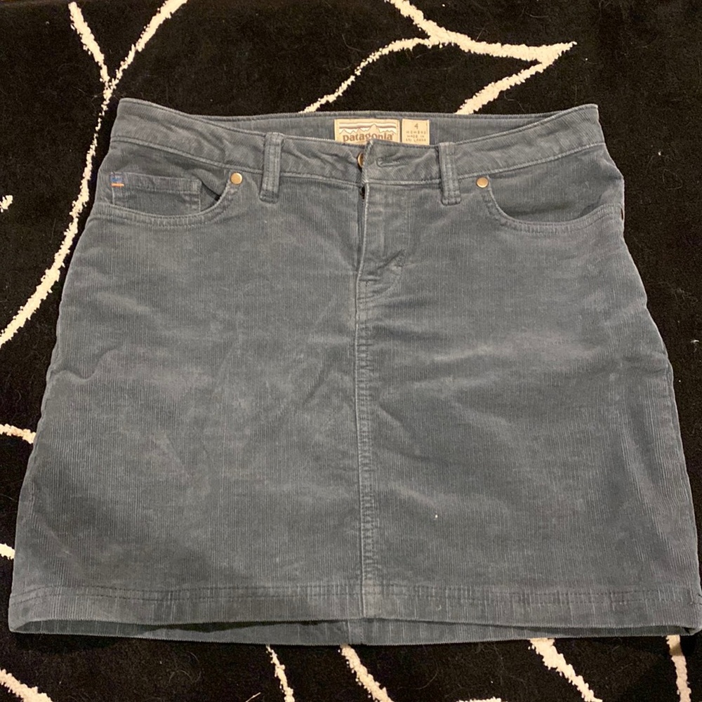 Patagonia Size 4 Dark Green Mini Skirt